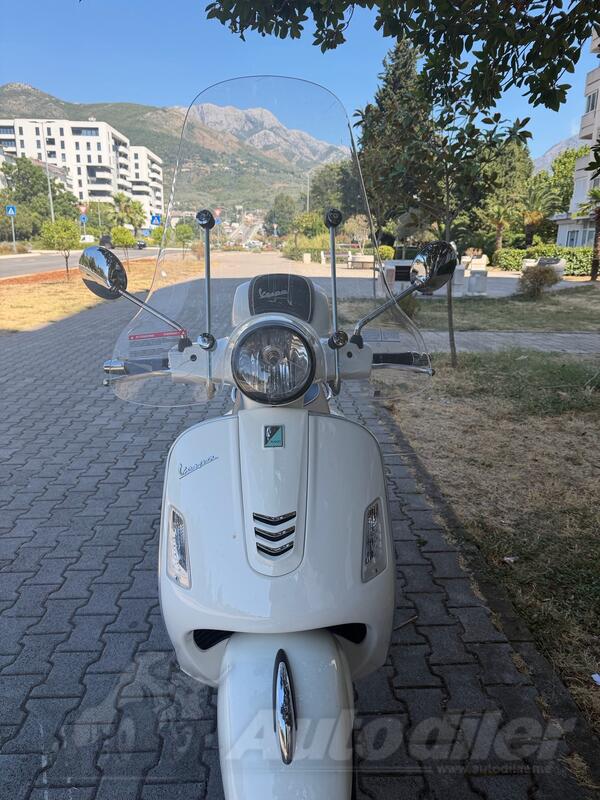 Piaggio - Vespa GTS300