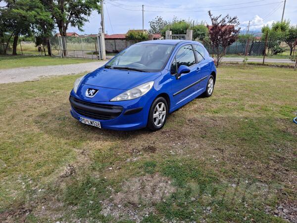 Peugeot - 207 - 1.4 Benzin