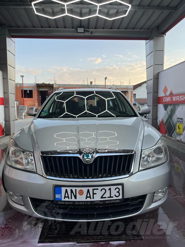 Škoda - Octavia - 1.6