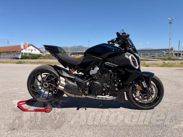 Ducati - Diavel V4
