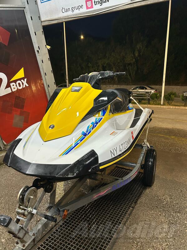 Yamaha - wave runner vx