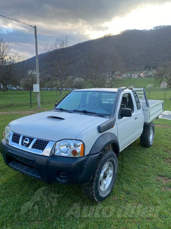 Nissan - Navara - 2500