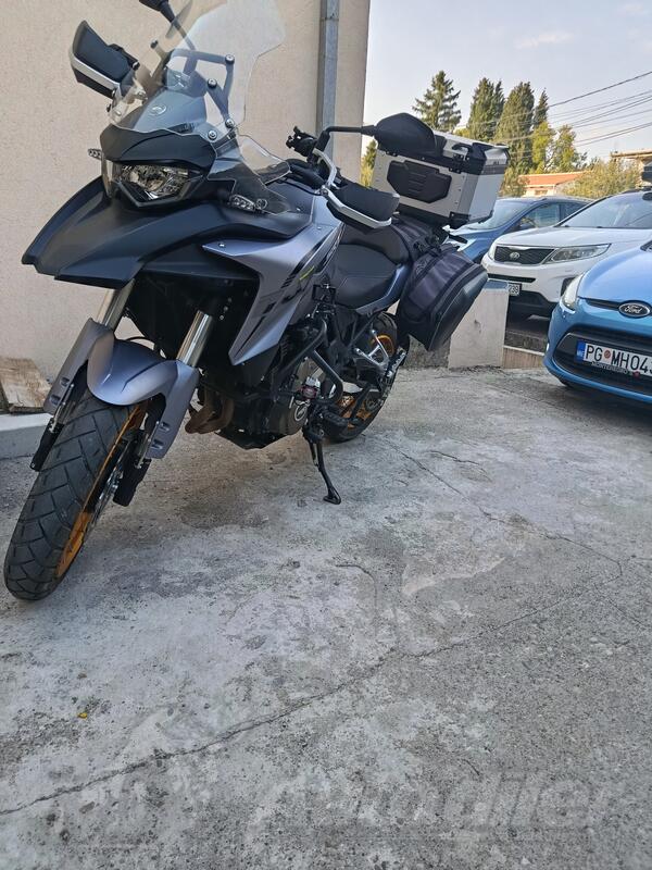 QJ Motor - SRT 700X