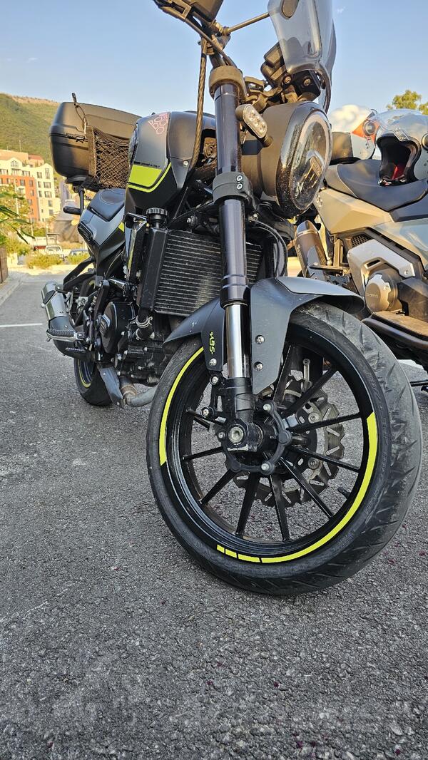 Benelli - Leoncino 250