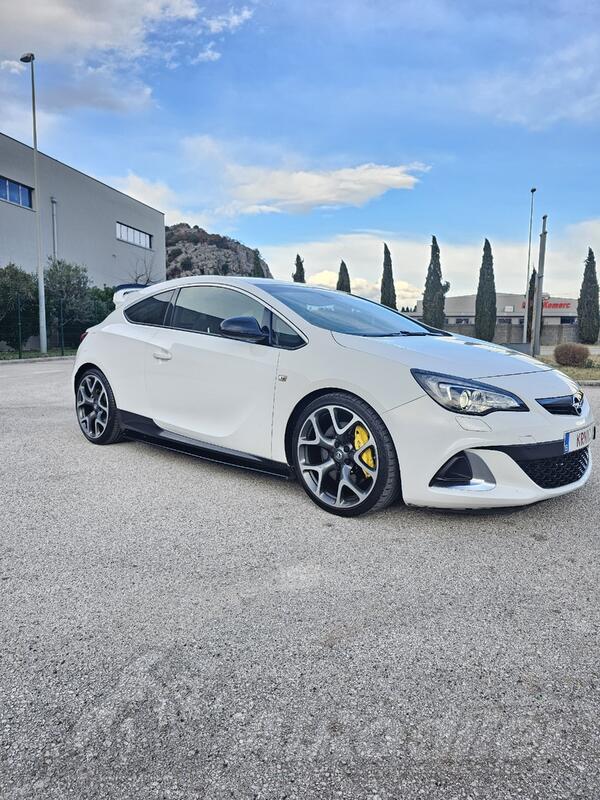 Opel - Astra - OPC 2.0 turbo benzin 280ks