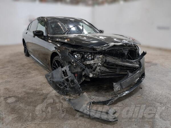 U djelovima BMW - 730