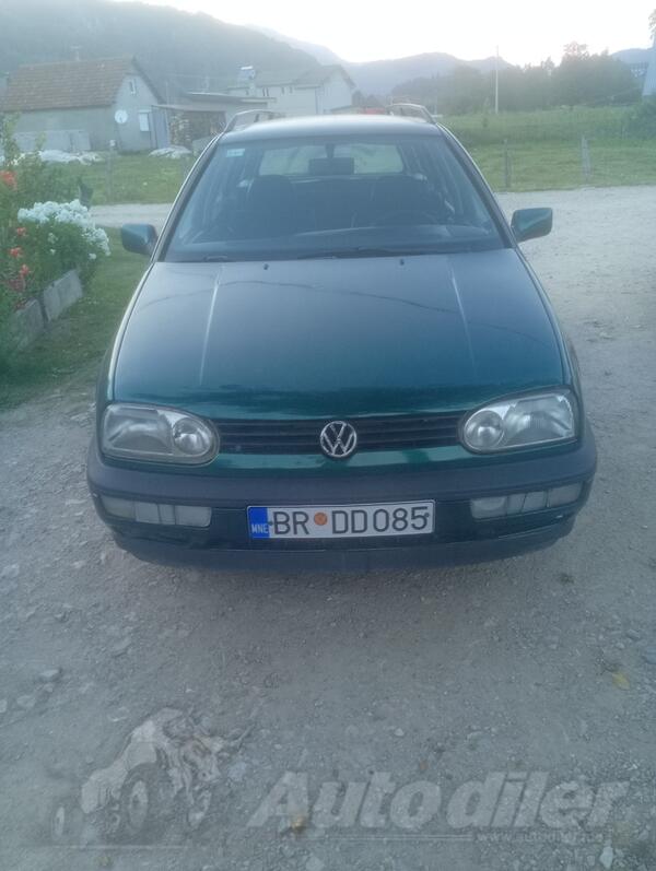 Volkswagen - Golf 3 - 1.6 benzin