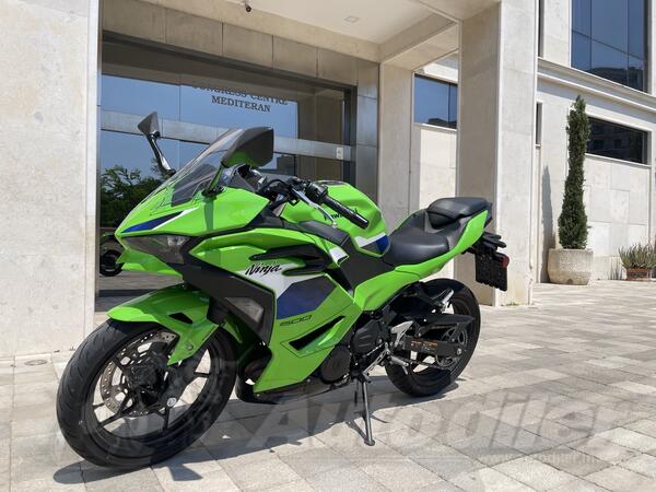 Kawasaki - Ninja 500 SE