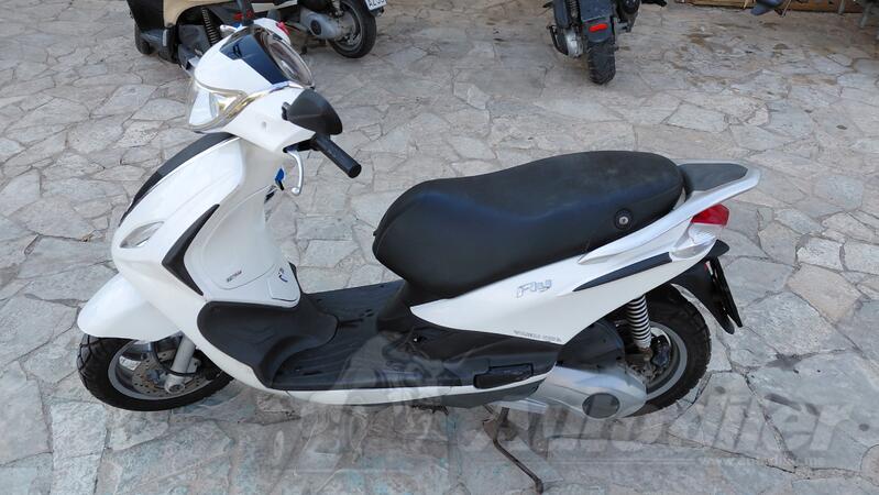 Piaggio - Fly 125
