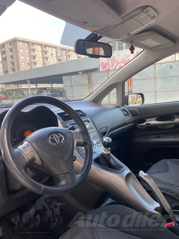 Toyota - Auris - 2.0 diesel