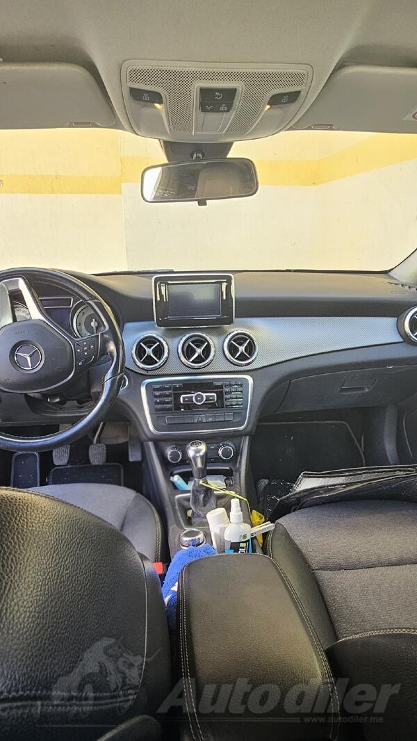 Mercedes Benz - GLA 200 - 2.1 CDI
