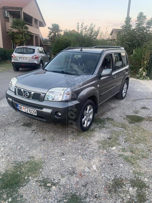 Nissan - X-Trail - 2.2 DCI