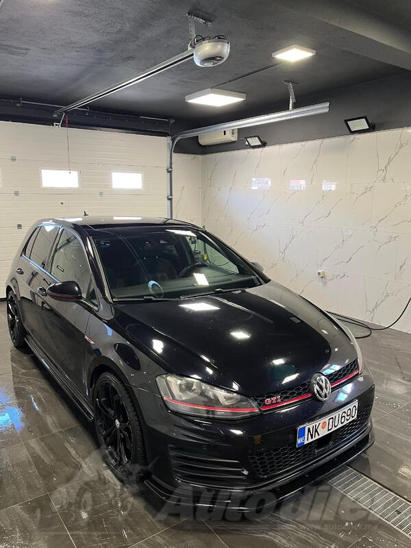 Volkswagen - Golf 7 - 2.0 tsi