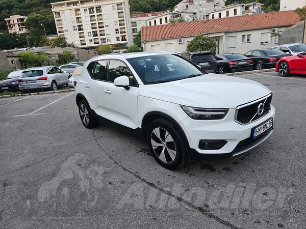 Volvo - XC 40 - T3 Momentum