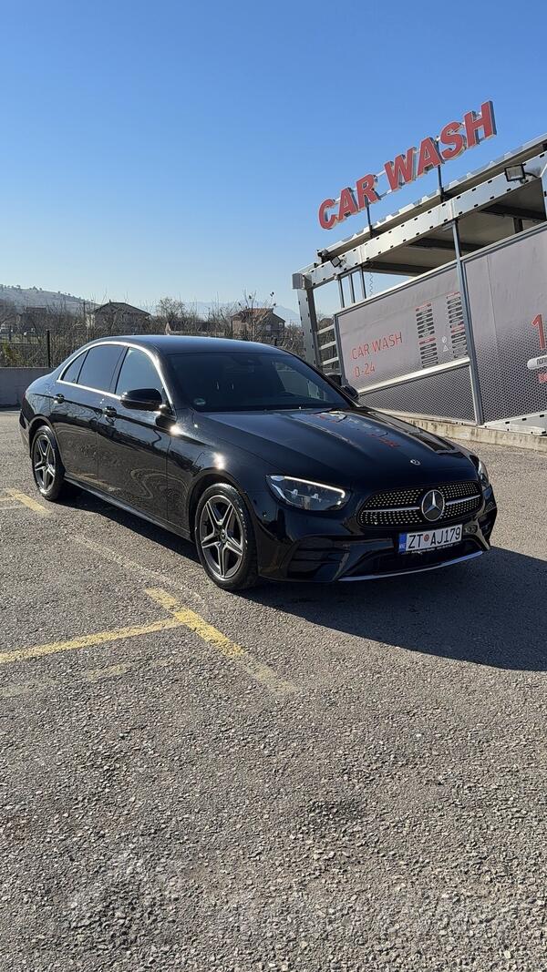 Mercedes Benz - E 220 - 1950/143