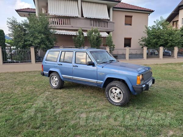 Jeep - Cherokee - 4.0 L Pioneer