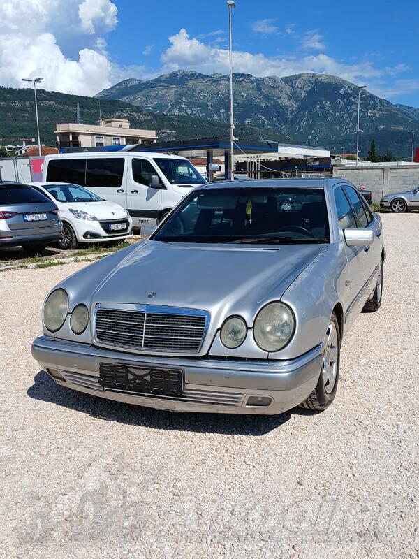 Mercedes Benz - E 250 - 2.5