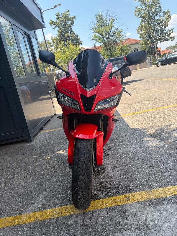 Honda - cbr 600r