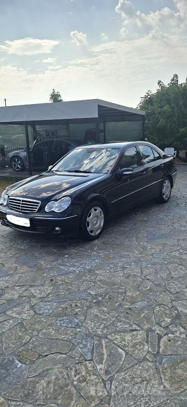 Mercedes Benz - C 200 - 2.2cdi