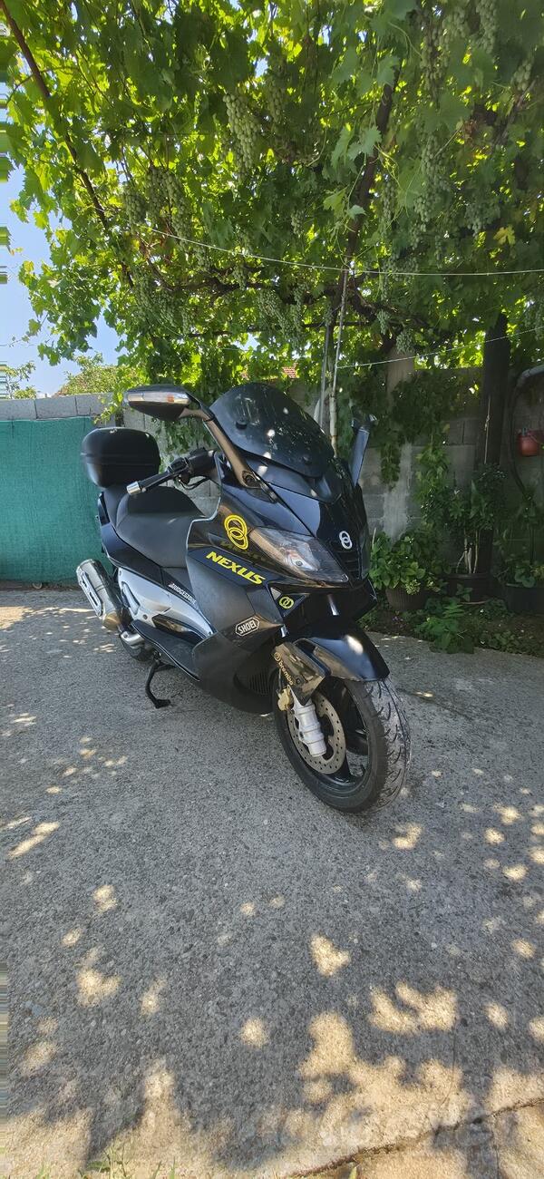Piaggio - Gilera Nexus