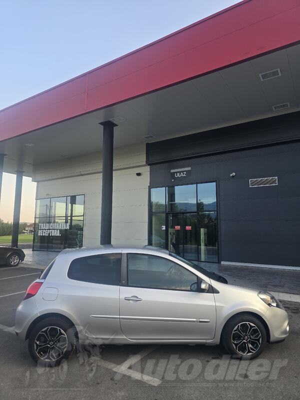 Renault - Clio - 1.5 dci