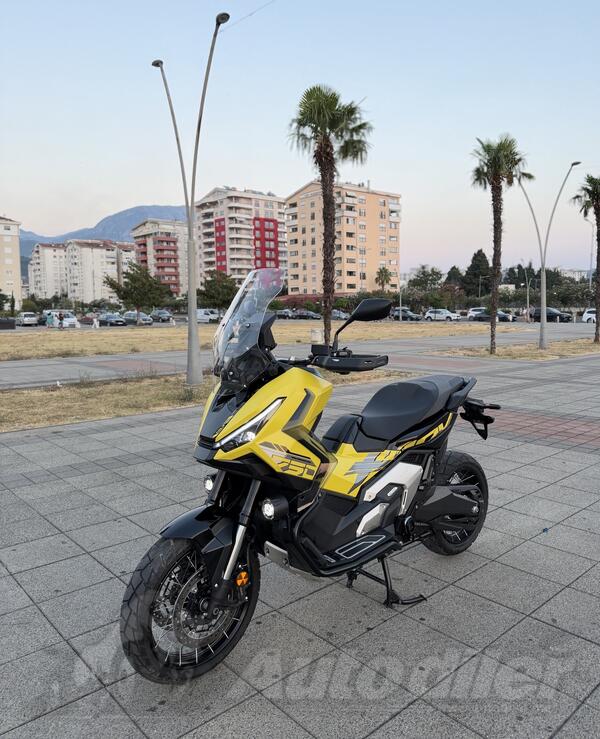 Honda - X-ADV 750