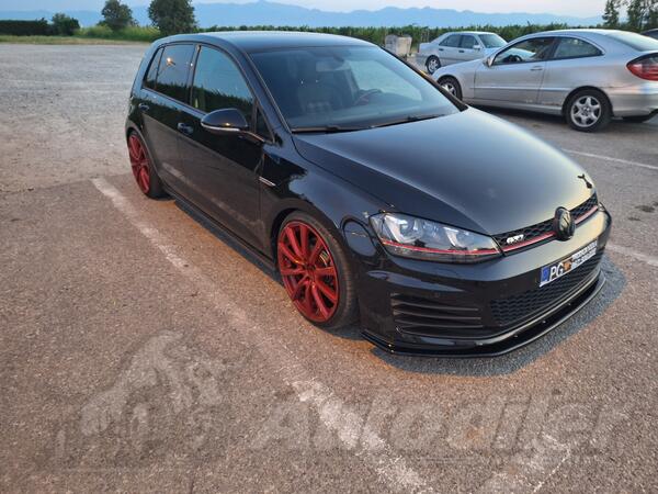 Volkswagen - Golf GTI - GTI