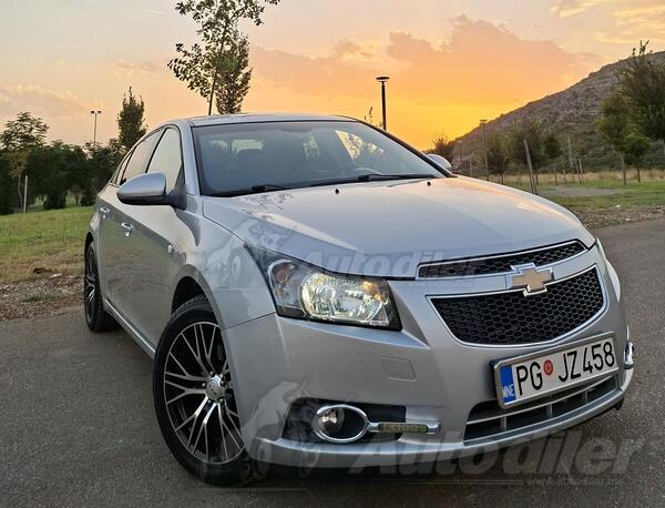 Chevrolet - Cruze - 1.8 16V Automatik