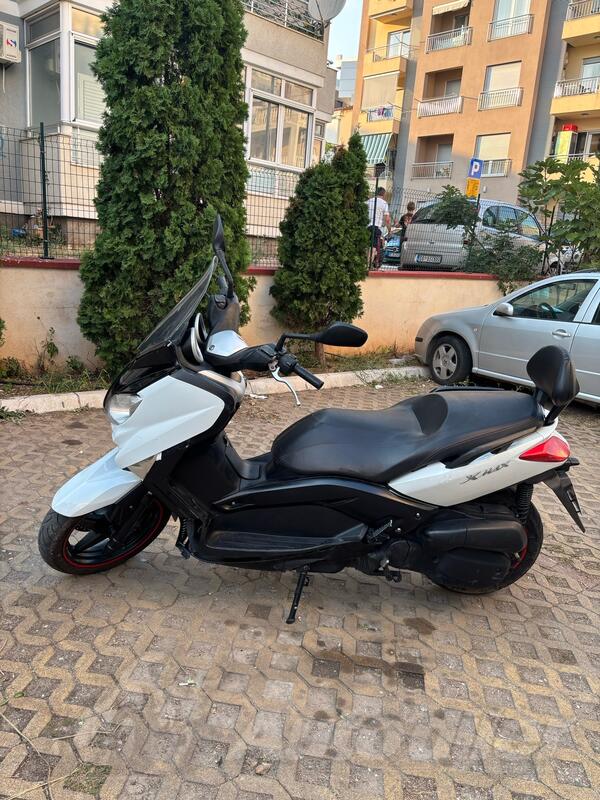 Yamaha - xmax