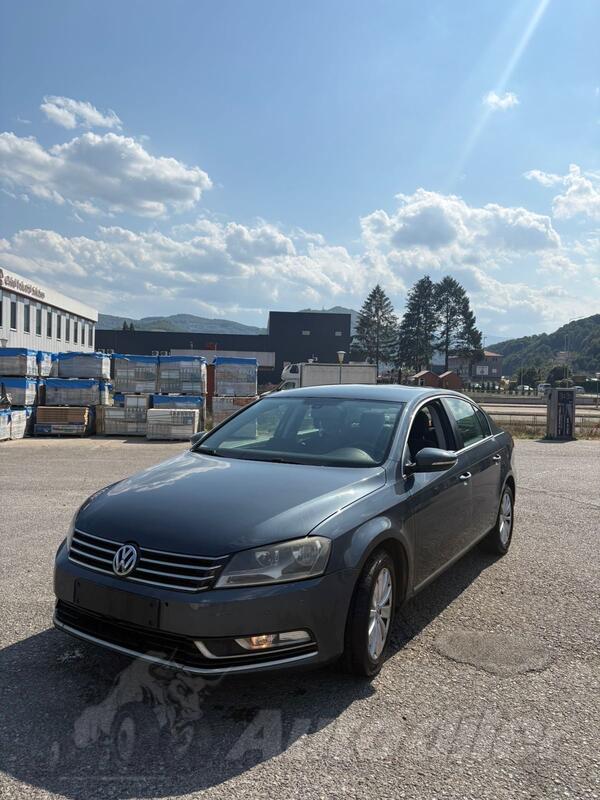 Volkswagen - Passat