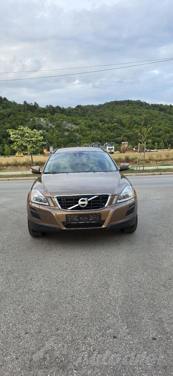 Volvo - XC 60 - 2.4,4×4,manuelni