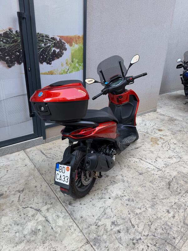 Piaggio - Beverly 300