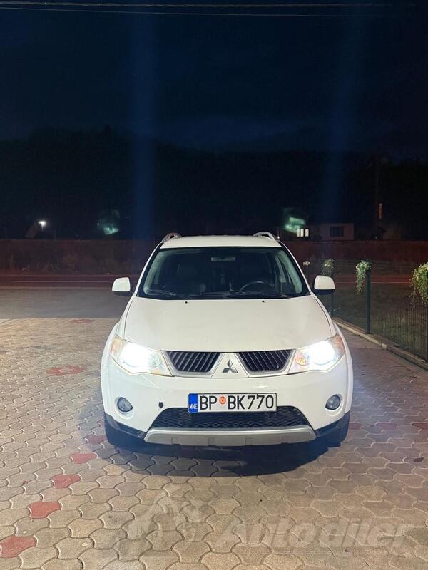 Mitsubishi - Outlander - 2.0