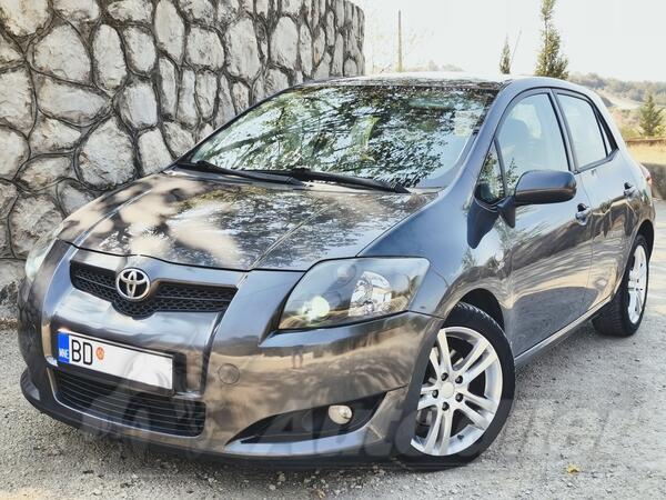 Toyota - Auris - 2.2 130kW