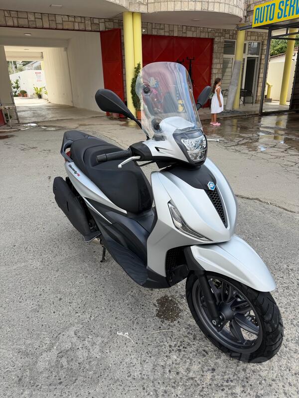 Piaggio - Beverli 400