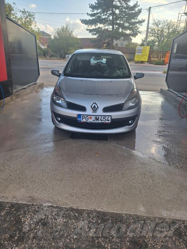 Renault - Clio - 1.5 dci