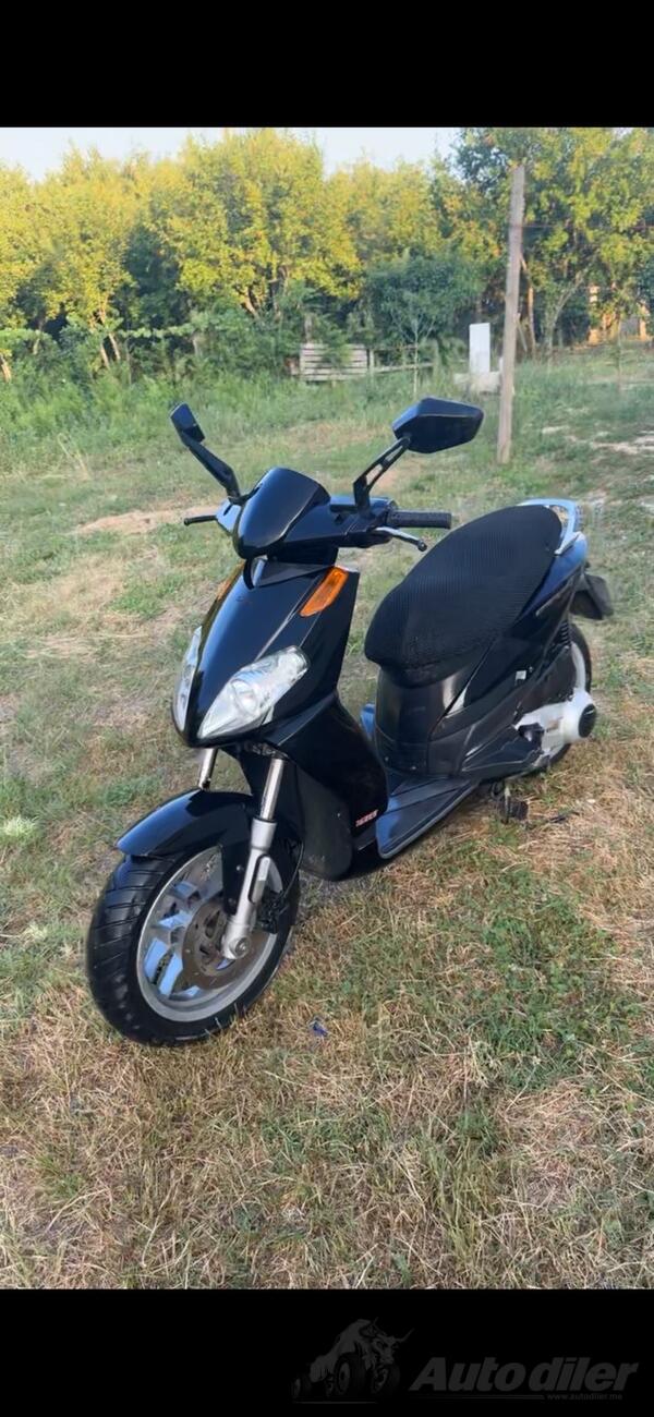 Aprilia - Sport city one