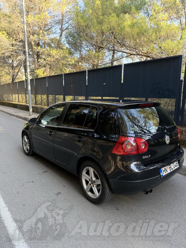 Volkswagen - Golf 5 - 2.0 TDI
