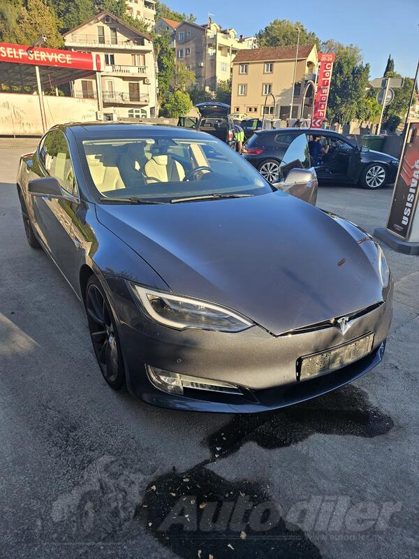 Tesla - Model S - 75D