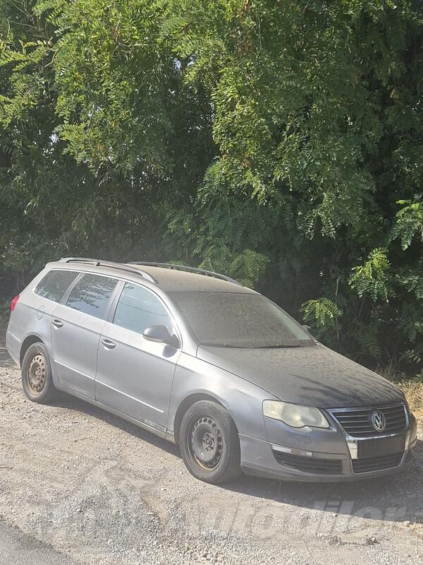 U djelovima Volkswagen - Passat 2.0 8v