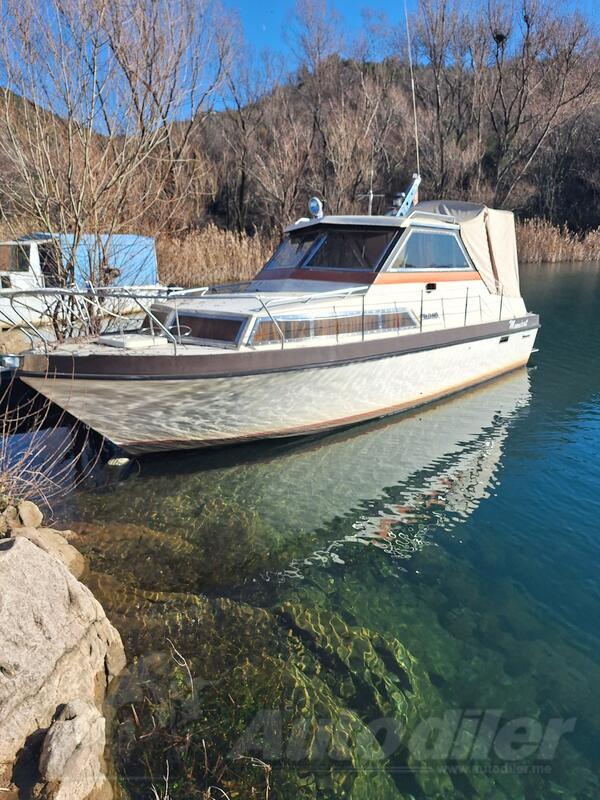 Azimut-benetti - D M B 8O jahta