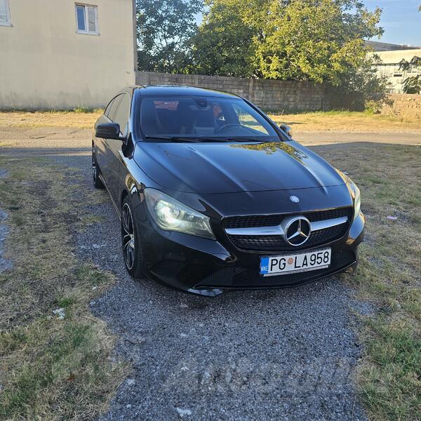 Mercedes Benz - CLA 220 - 220