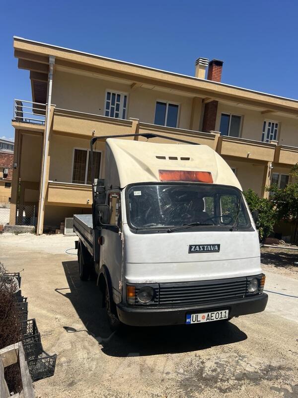 Zastava - 650