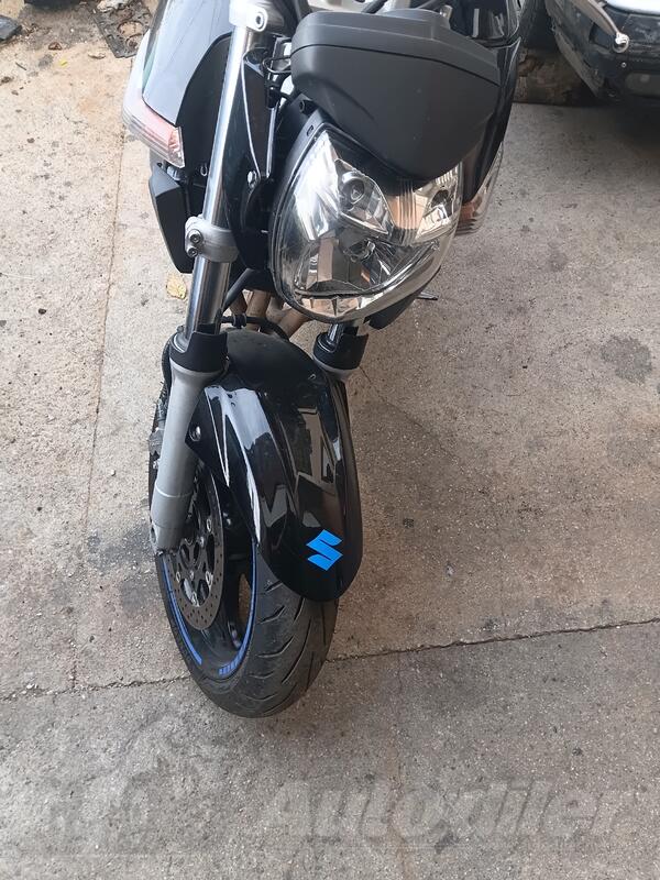 Suzuki - gsr600