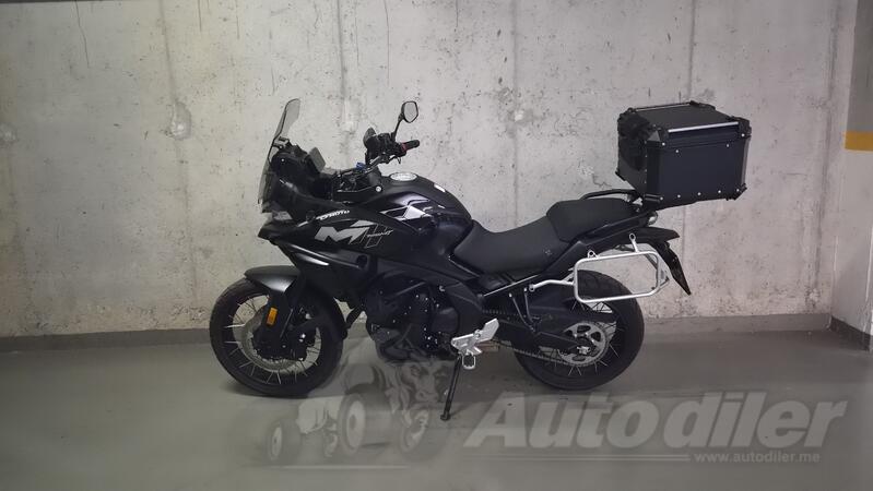 CFMoto - 700MT