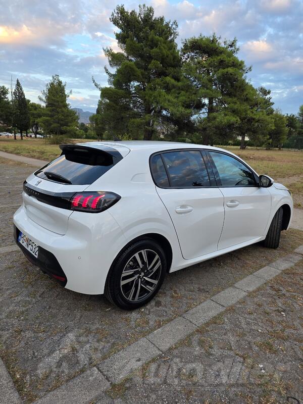 Peugeot - 208 - 1.2 PureTech - Allure oprema
