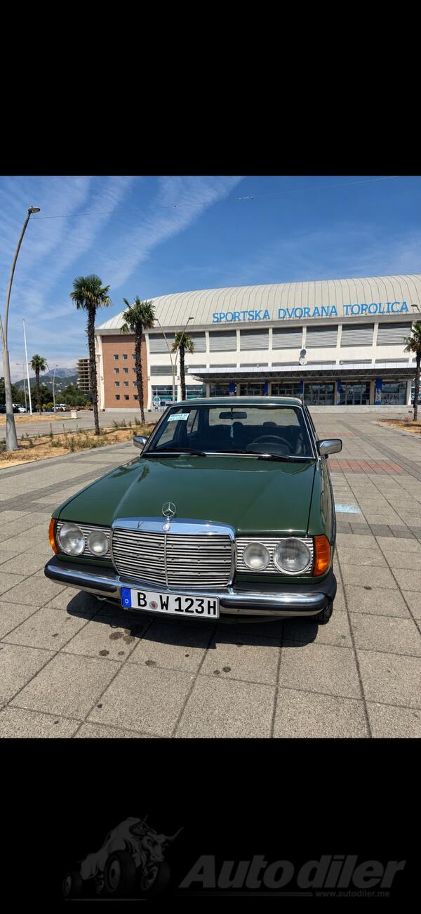 Mercedes Benz - E 200 - 200 D