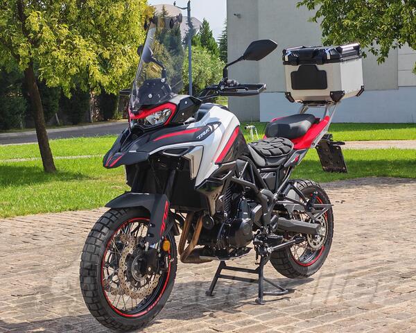 Benelli - trk 702 x
