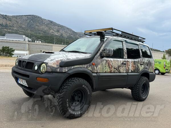 Nissan - Terrano II - 2.7