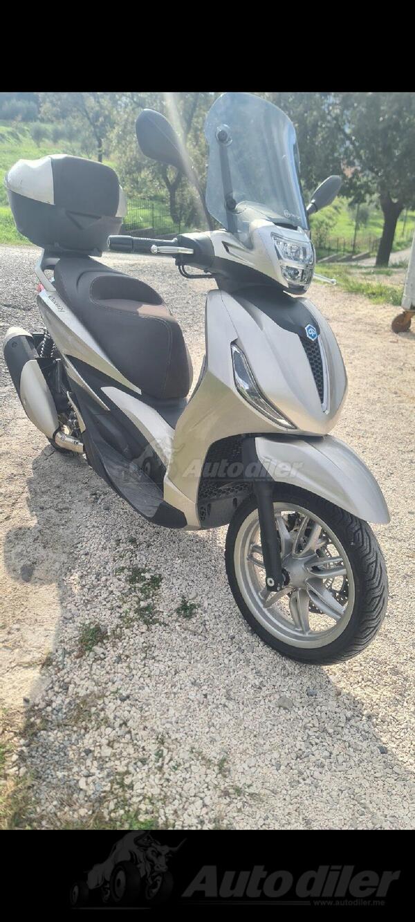 Piaggio - Beverly